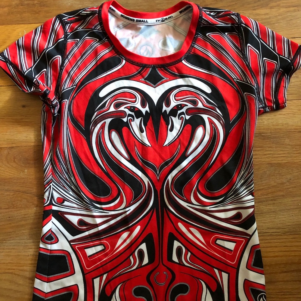 Swan tech tee